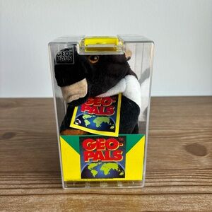 Geo Pals “Grouch” The Tasmanian Devil Bean Bag Toy Plush In Case